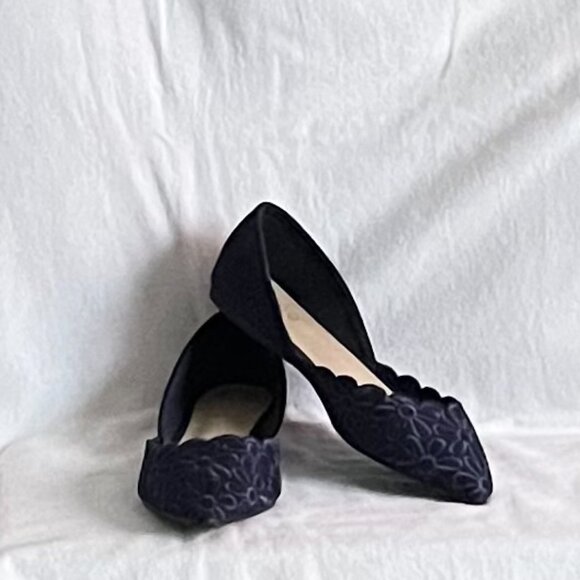 Navy Blue W/Embroidered Flowers Pointed Toe Ollio Flat Shoes - Picture 1 of 7